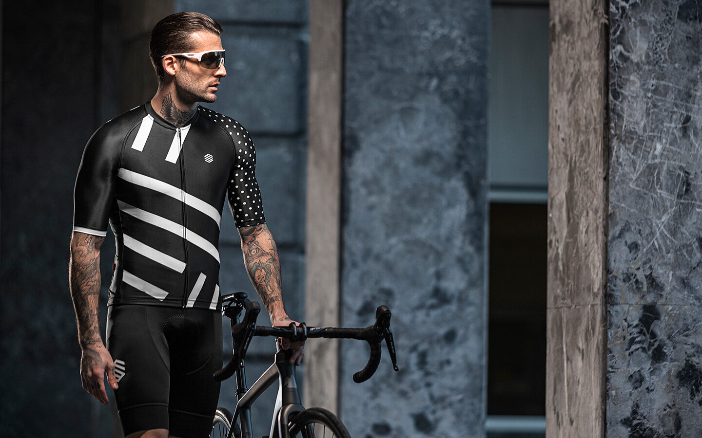 Biking apparel outlet