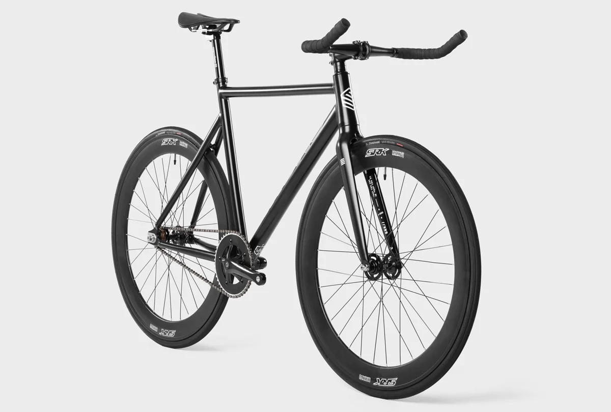 Siroko Sidney : comment tirer le meilleur parti de notre nouveau vélo fixie urbain Siroko sidney fixie bike frontal girada v1