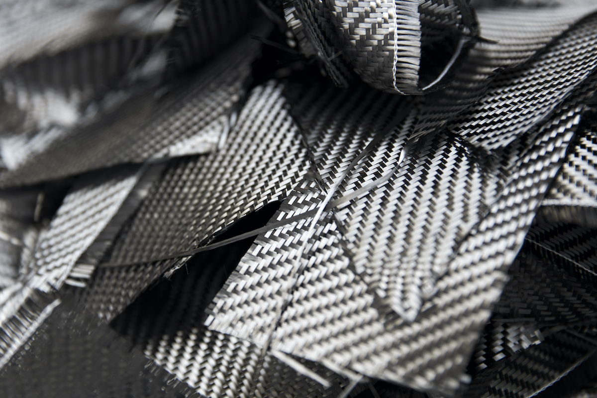 Jak utylizować lub wykorzystywać zużyte części rowerowe carbon fibers backdrop 2022 04 19 01 52 07 utc