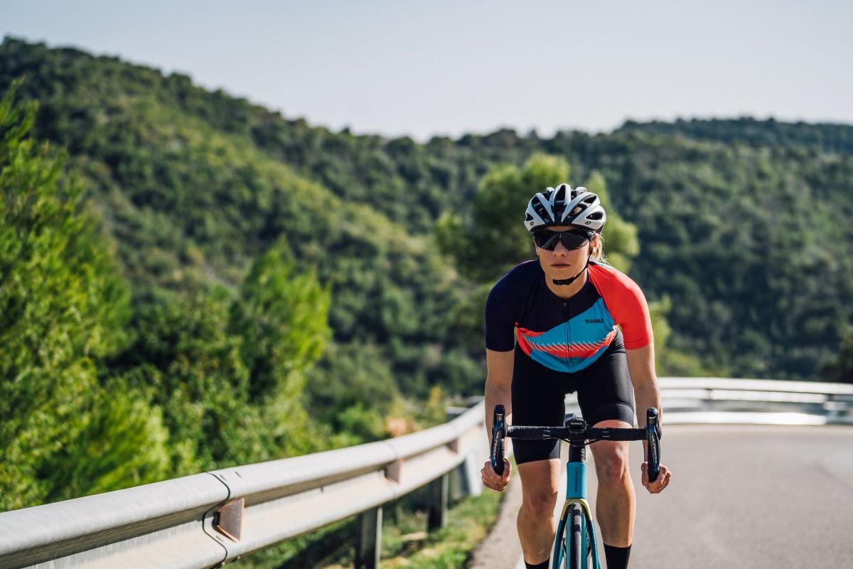 vertical bosquejo champú Guía para mujeres ciclistas sobre dolores y molestias en el sillín – SIROKO  CYCLING COMMUNITY