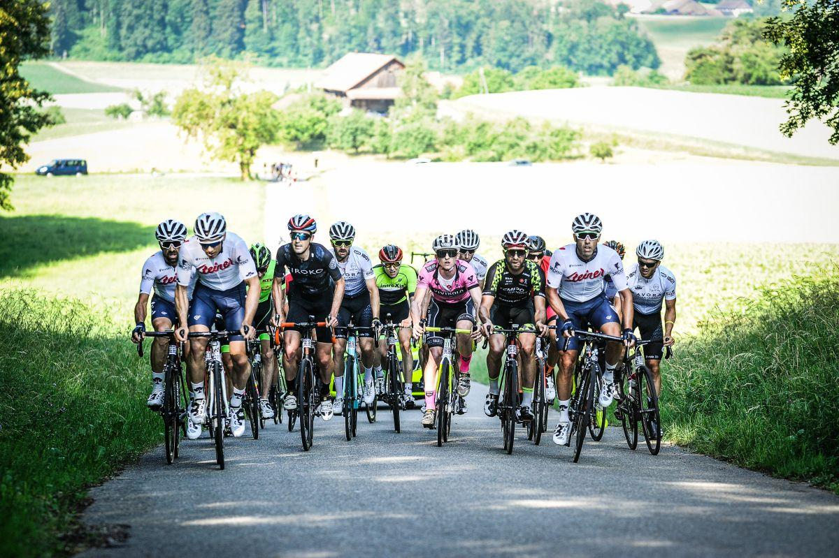 How to ride in a peloton image 20