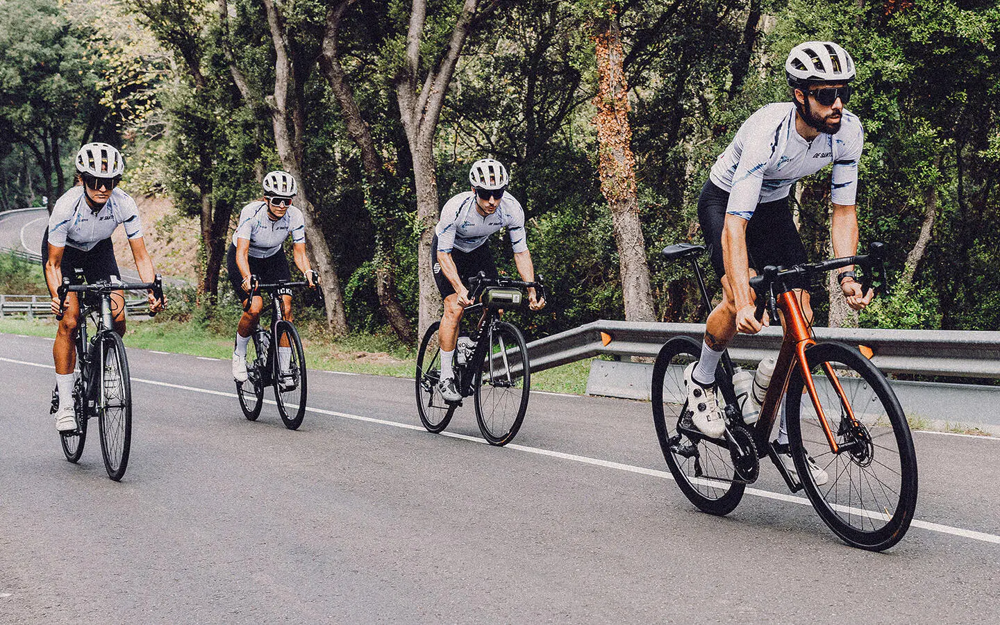 Wie man sein Fahrrad sicher mit dem Auto transportiert - die gängigsten  Methoden – SIROKO CYCLING COMMUNITY