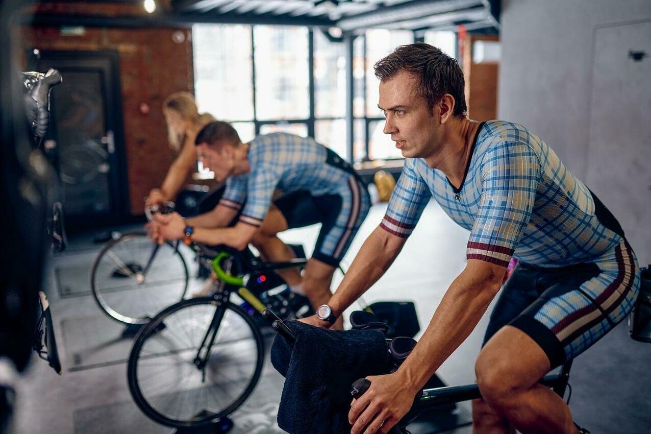 Fietsen op een indoor fietstrainer: basisprincipes voor onderhoud en verzorging image 9