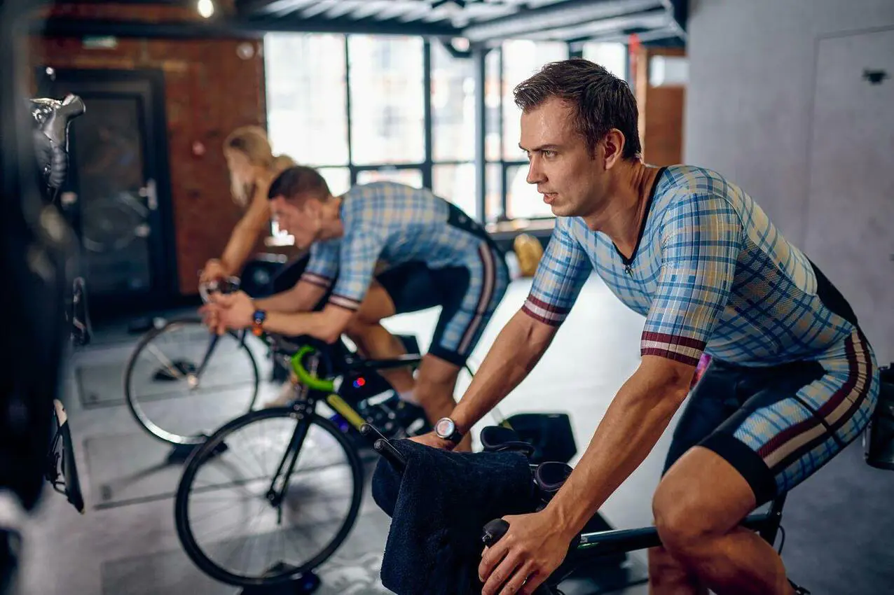 Fietsen op een indoor fietstrainer: basisprincipes voor onderhoud en verzorging image 9