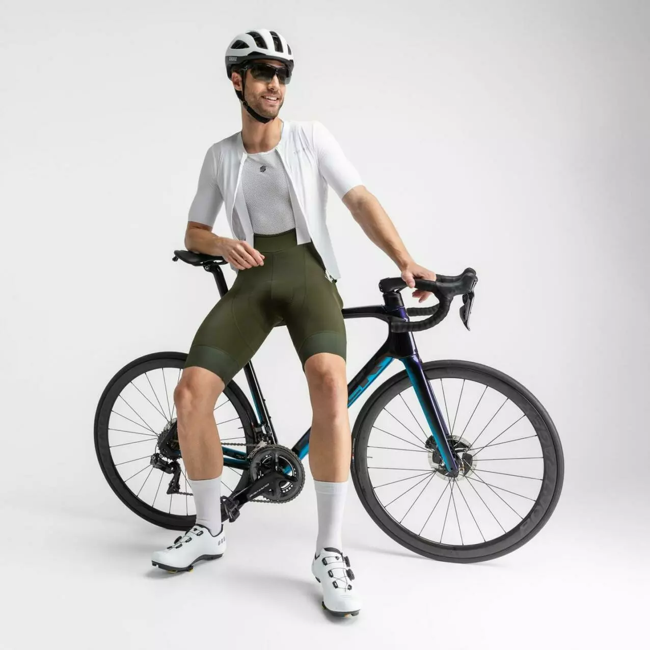 Les nouveaux vêtements de vélo printemps-été 2024 de Siroko basil cycling tech culotte recycled clothing man feed 05 estudio lifestyle